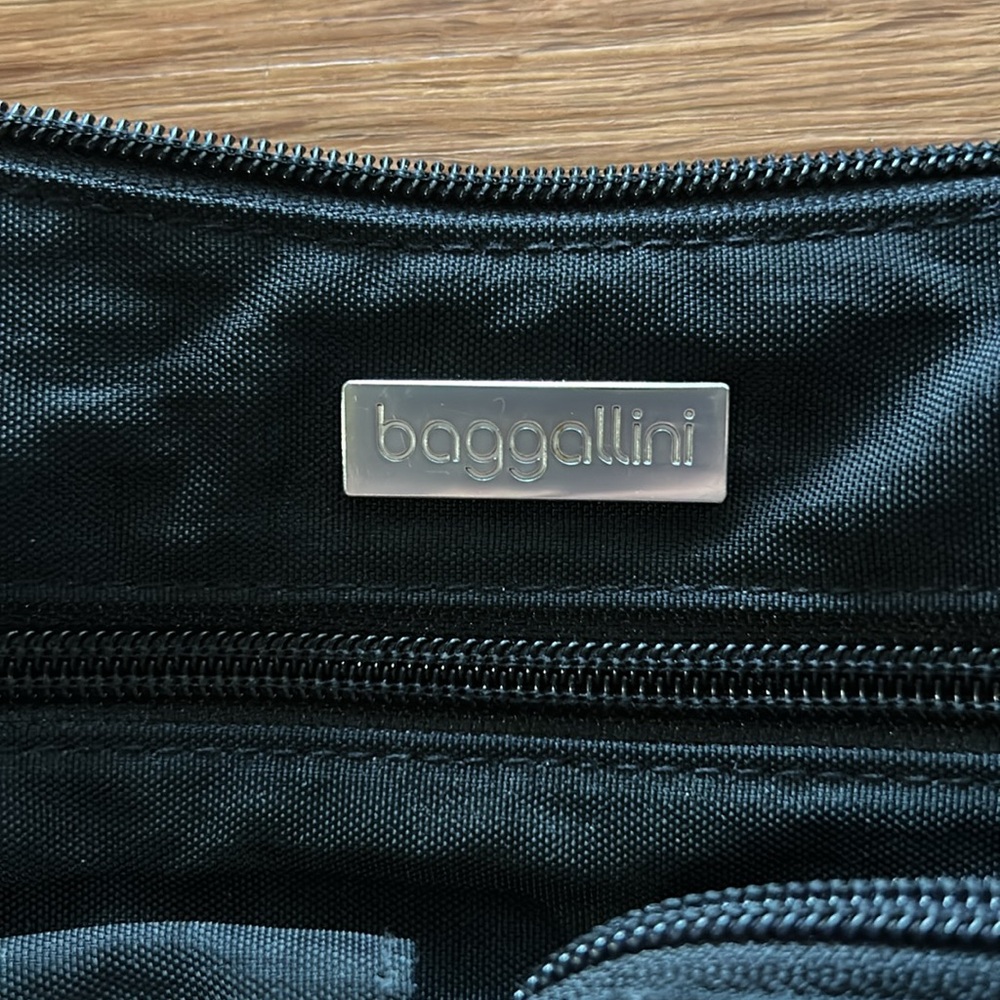 Baggallini Everplace Crossbody or Shoulder Bag - Picture 8 of 11
